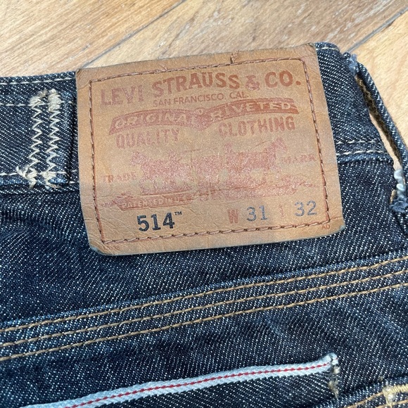 Levi’s 514 Denim in size 31x32. Previously Worn; Great Condition. Relaxed Fit. - Picture 5 of 6